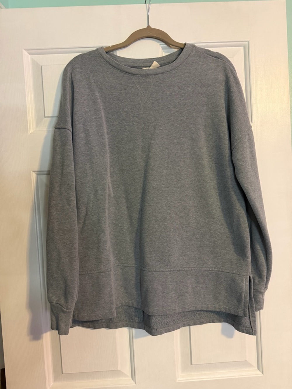 Universal Thread Men's Heather Gray Crewneck Sweatshirt